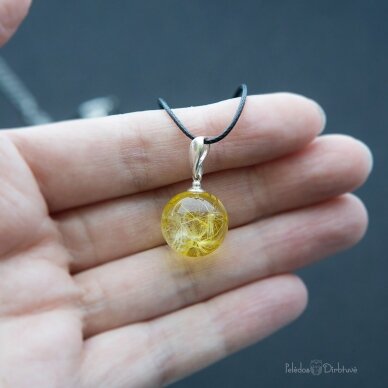 Geltonas pakabukas-burbulas su pūkais "Saulės Pūkai" (15mm) 1