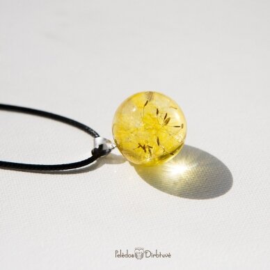 Geltonas pakabukas-burbulas su pūkais "Saulės Pūkai" (25mm) 1
