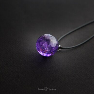 Violetinis pakabukas-burbulas su pūkais "Kosmoso Pūkai" (25mm) 5